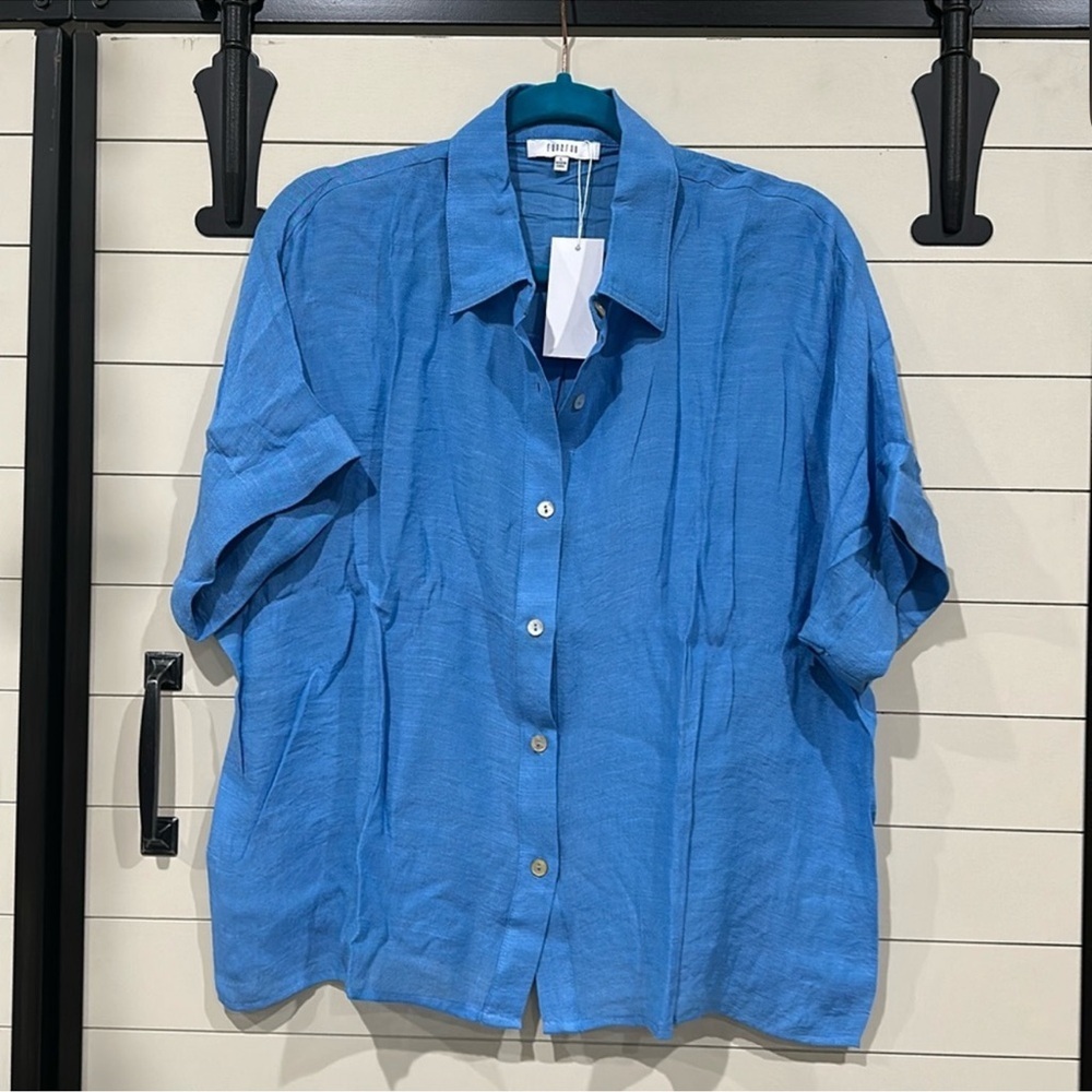 NWT Fun2Fun boutique brand. Button up short sleeve boxy top. Size medium